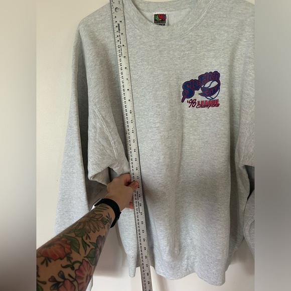 Vintage 1998 SLO PITCH Champs Crew Neck Size Large - Picture 5 of 7